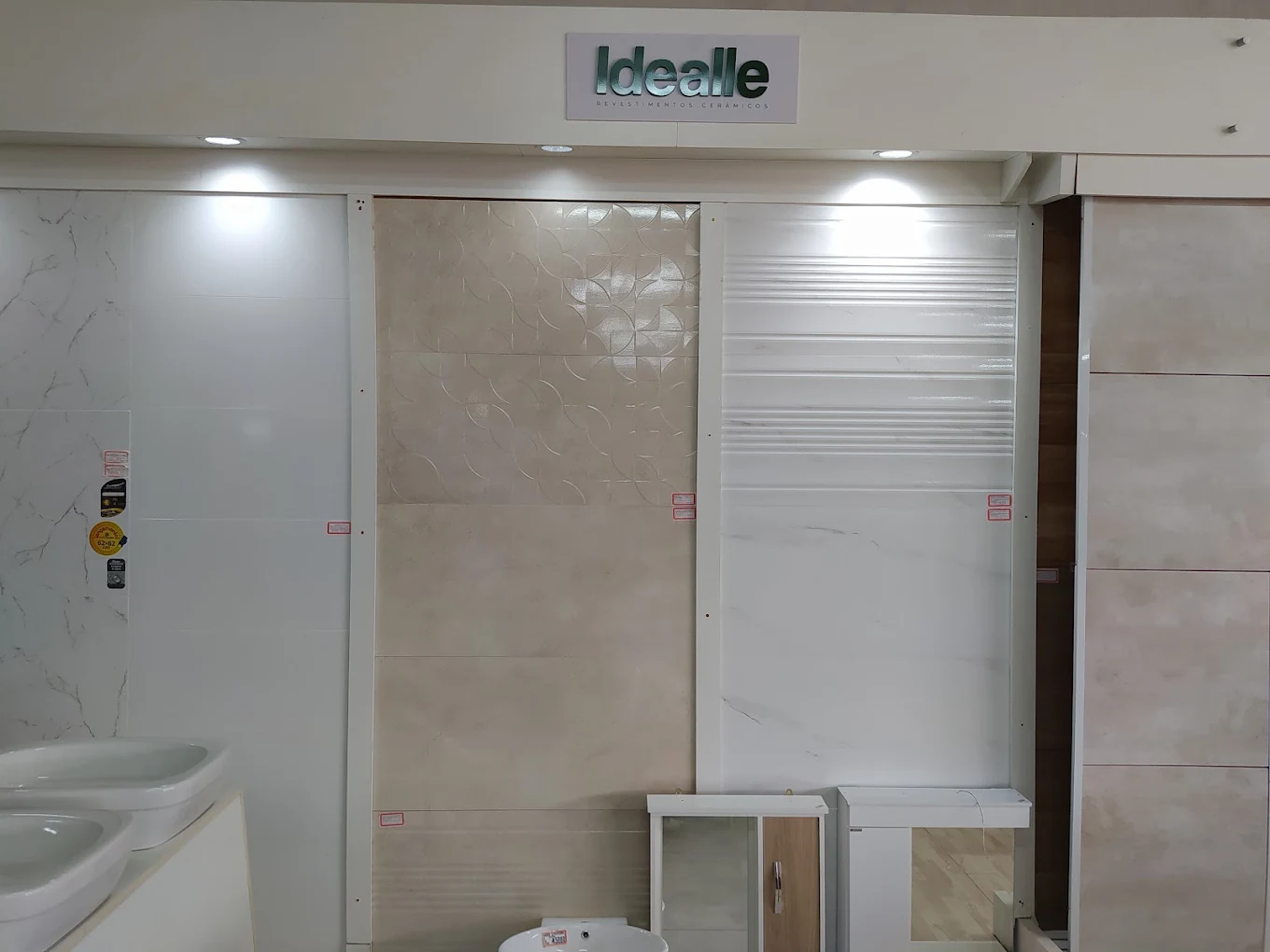 Exposição de revestimentos Idealle na Paroschi